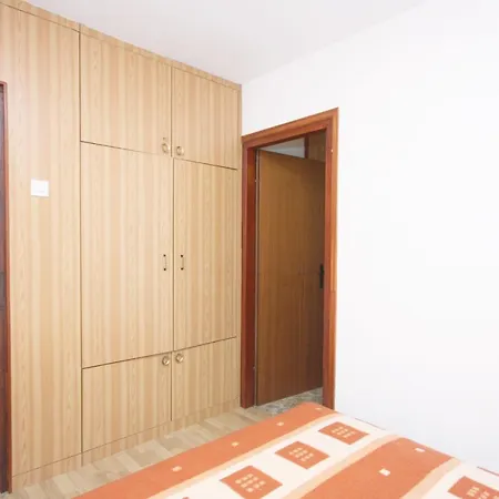 Murter 5103a Apartment *