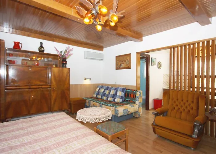 Murter 5103a * Betina (Sibenik-Knin)